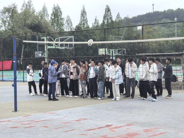 口令清晰洪亮